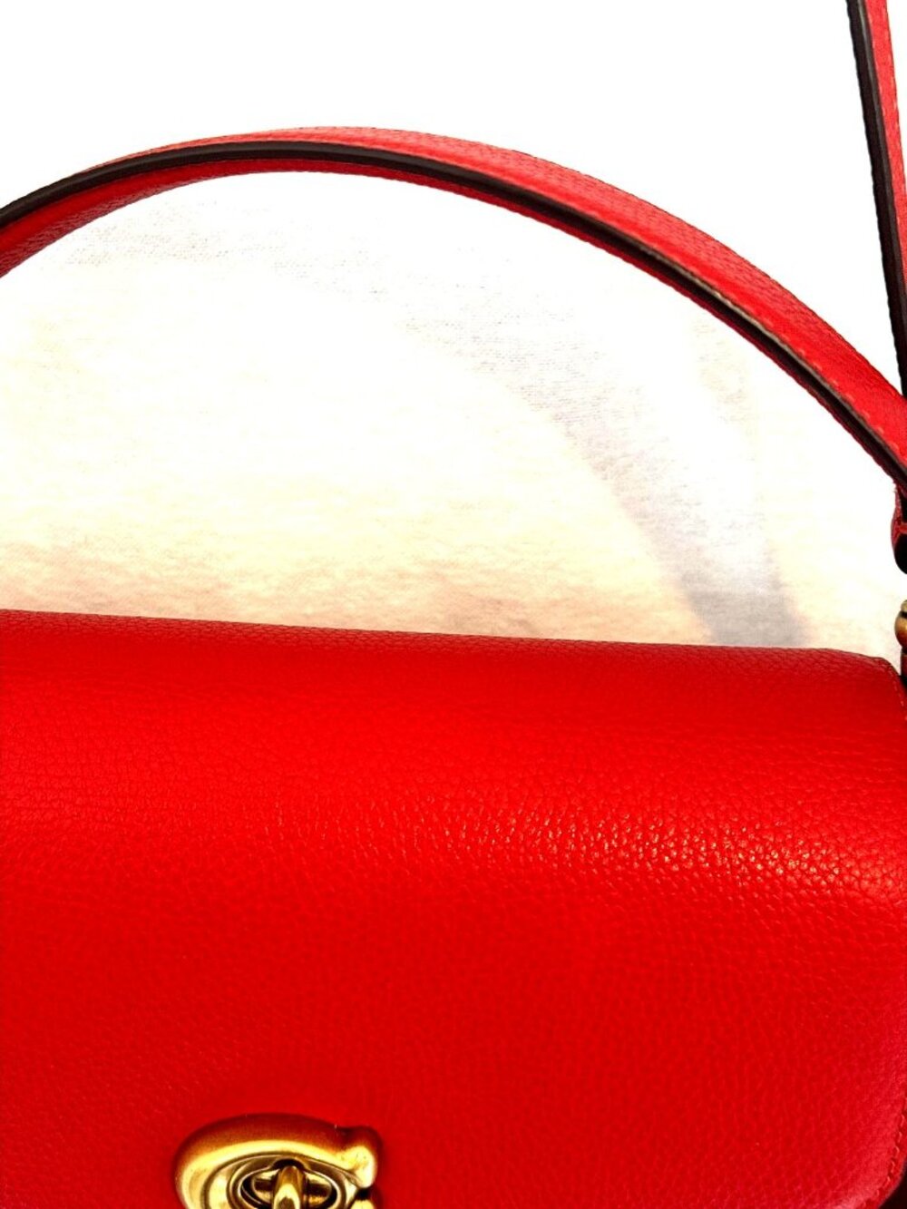 Coach "Cassie" 19 Red pebbled Bag with detachable handles & Strap. - Picture 4 of 13